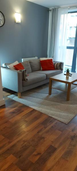 City Apartment in Great Location with a Balcony & Parking Possible - West One